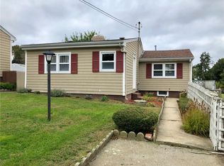 22 Jefferson St, Tiverton, RI 02878
