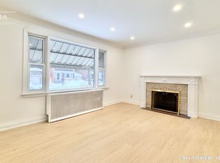 116 Parkview Hill Cres #116, Toronto, ON M4B 1R4