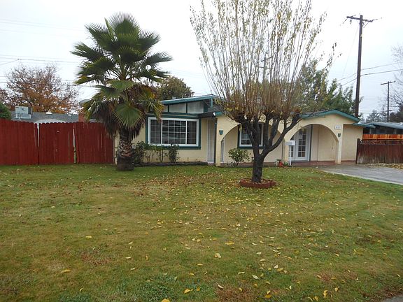 2nd image of 1010 Sunset Dr