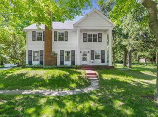 48 Garner Rd W, Hamilton, ON L9G 3K9