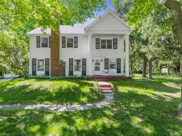 48 Garner Rd W, Hamilton, ON L9G 3K9