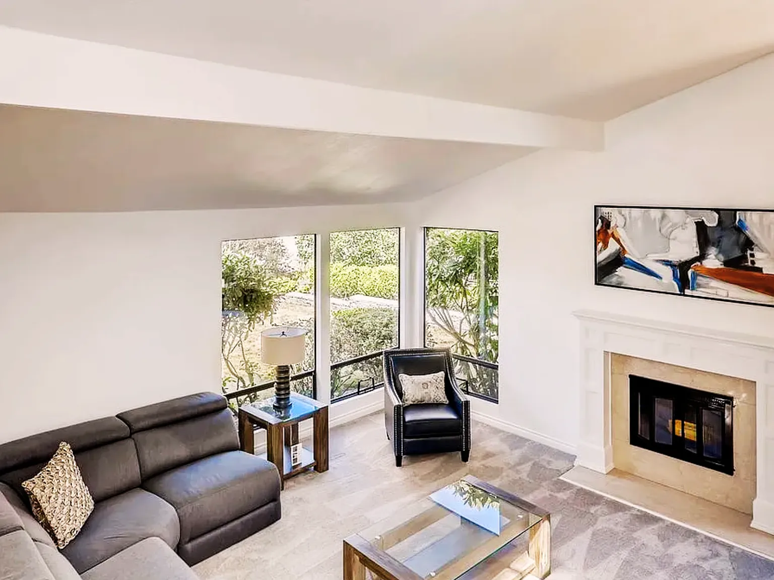 4 bed, 2450 sqft, $3,800 — Photo 4
