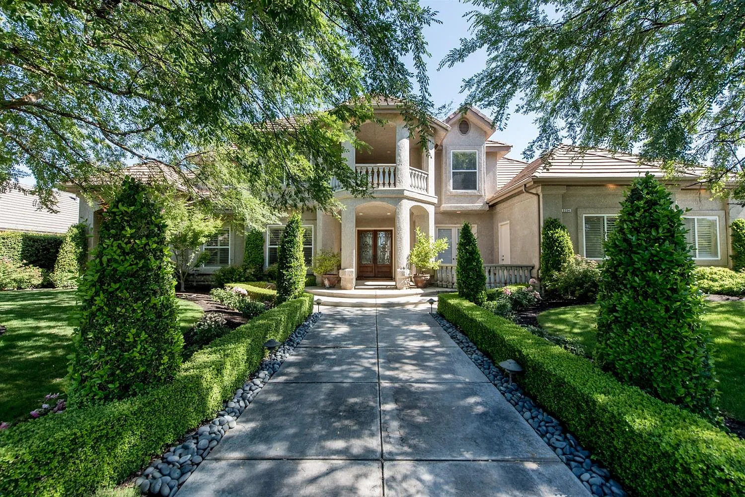 3254 E Via Montiano Ave photo 1