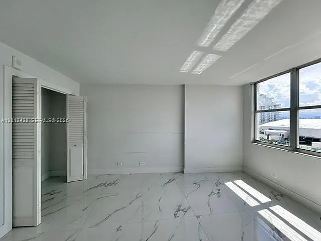 6039 Collins Ave #1033 — Photo 19