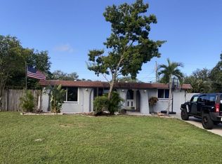 5508 Pine Cir NE, Saint Petersburg, FL 33703