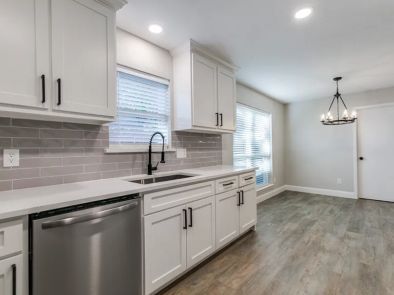 2705 Forest Park Dr — Photo 6