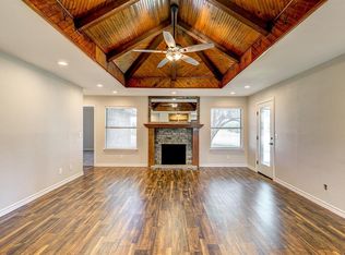 217 Southview Dr, Hudson Oaks, TX 76087