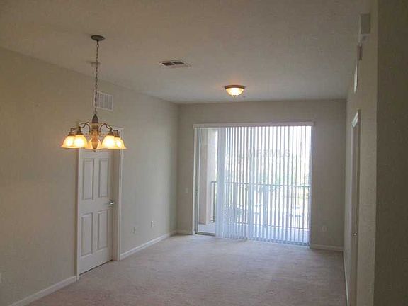 4th image of 4114 Breakview Dr #306