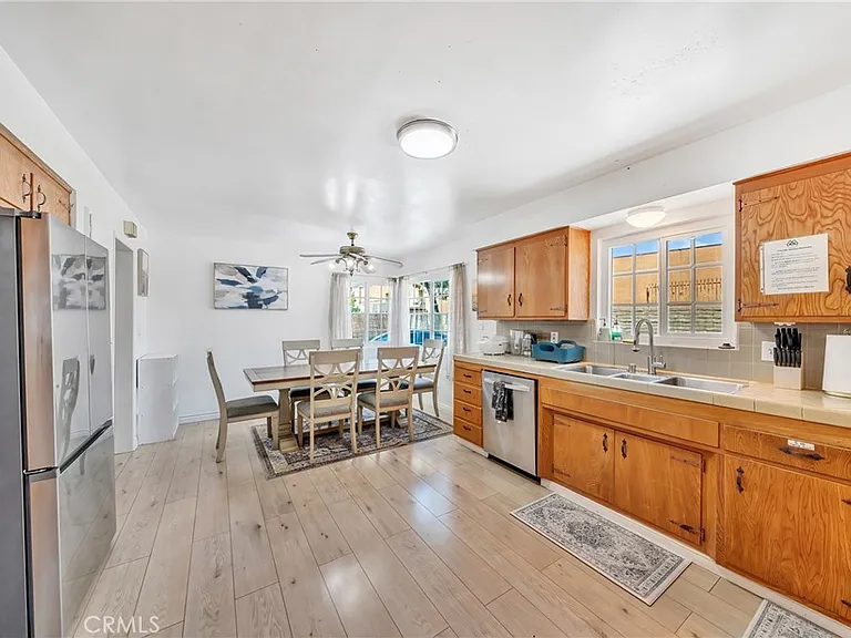 1345 S Jellick Ave — Photo 15