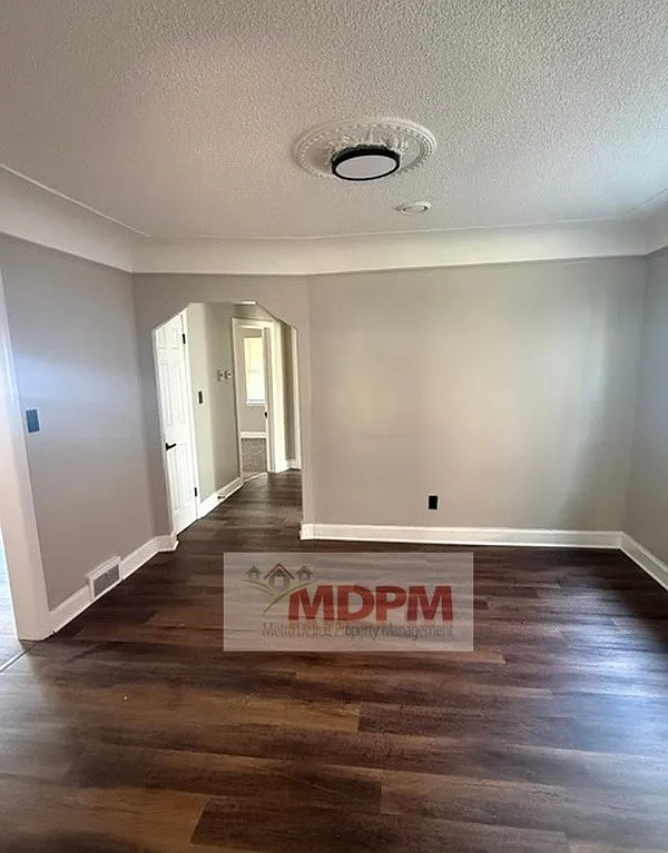 3 bed, 1648 sqft, $1,500 — Photo 1