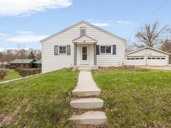 204 Terre Coupe St, Buchanan, MI 49107