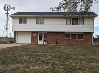 14158 T Rd, Columbus, NE 68601