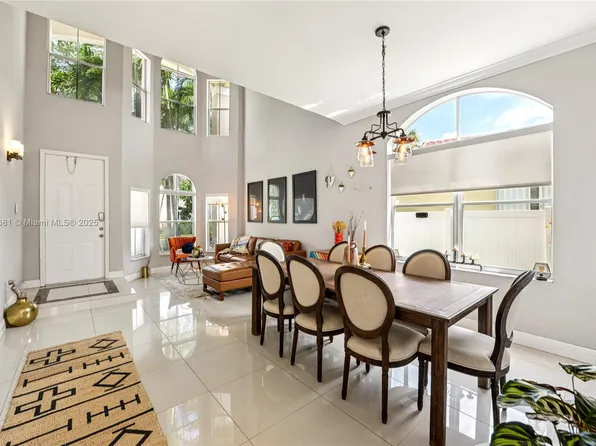 1745 NW 77th Ave, Pembroke Pines, FL 33024