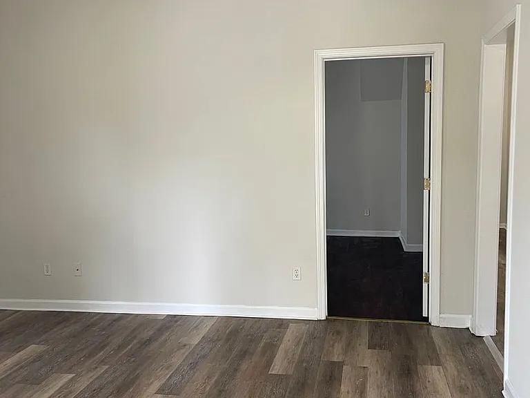 374 Park Ave — Photo 26