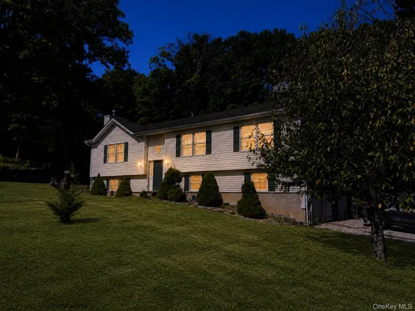 71 O'Halloran Circle, Pleasant Valley, NY 12569