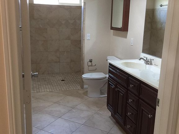 5th image of 4019-21 Willamette Ave