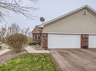 8046 Autumn Ridge Way, Chanhassen, MN 55317