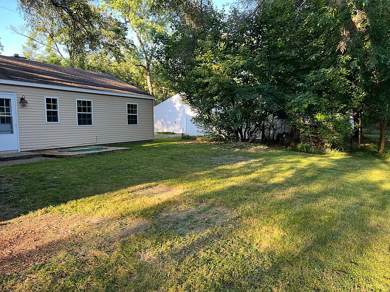 915 Shumway Ave — Photo 29