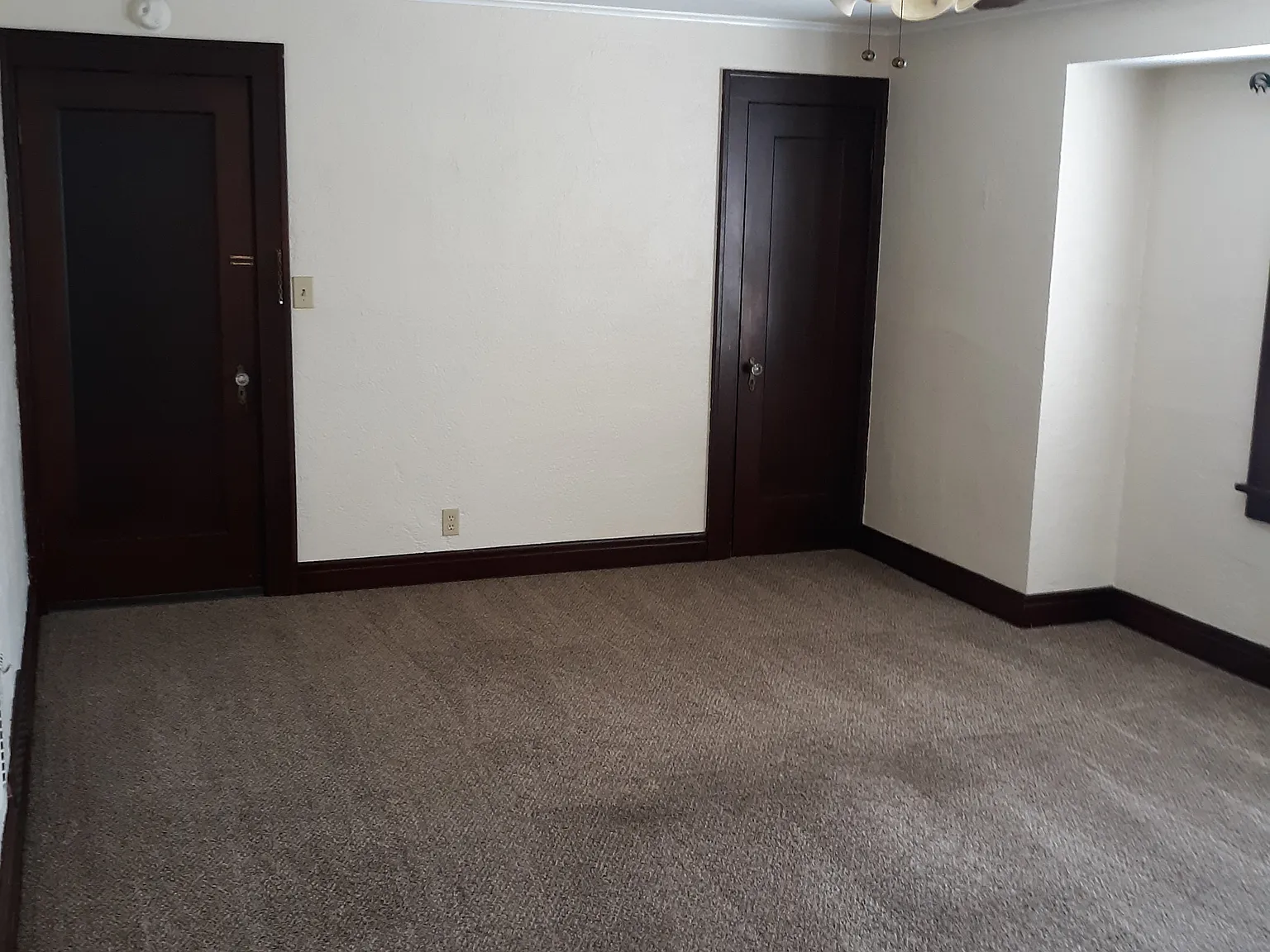 2 bed, 1000 sqft, $1,550 — Photo 4