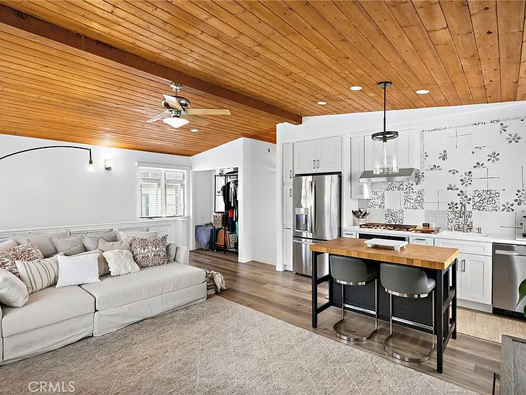 2609 Victoria Dr — Photo 13