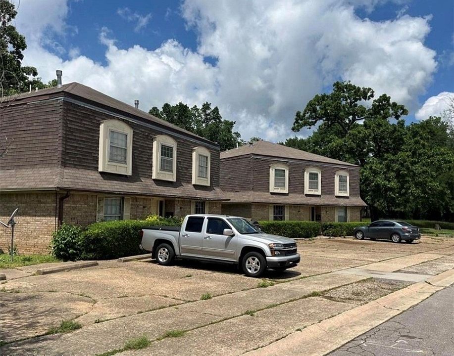1st image of 517 N 31st St