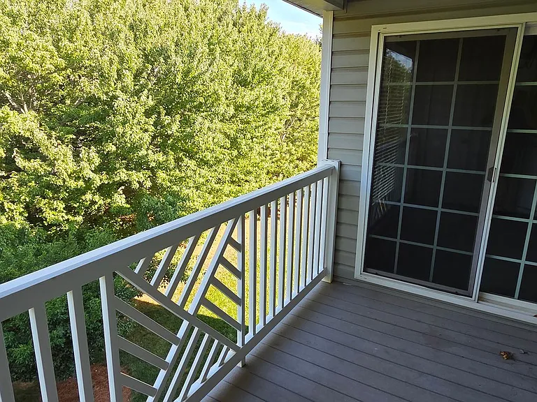130 Shallowford Reserve Dr #303 — Photo 8