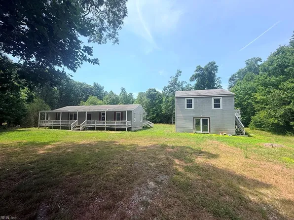 162 Cobbs Ln, West Point, VA 23181