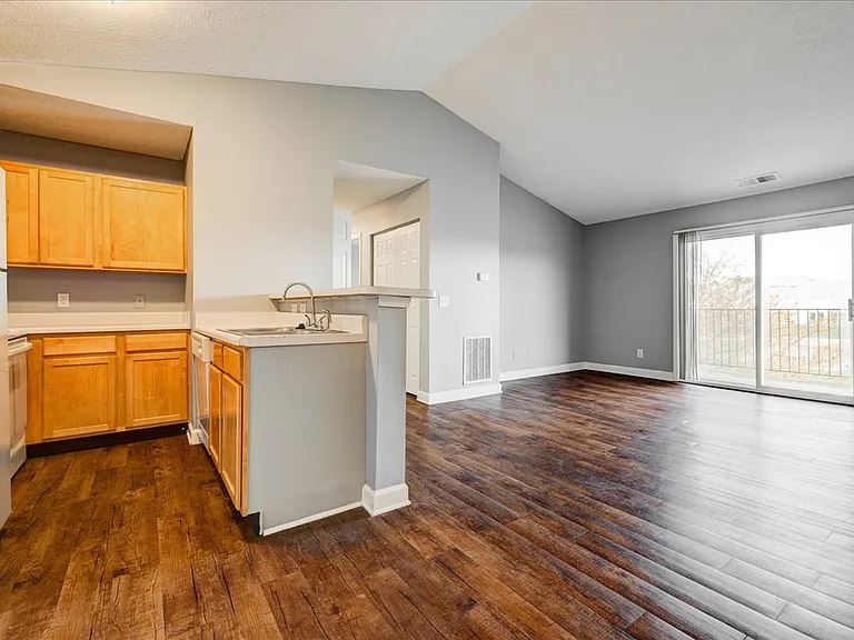 Cross Lake Apartments — Photo 157