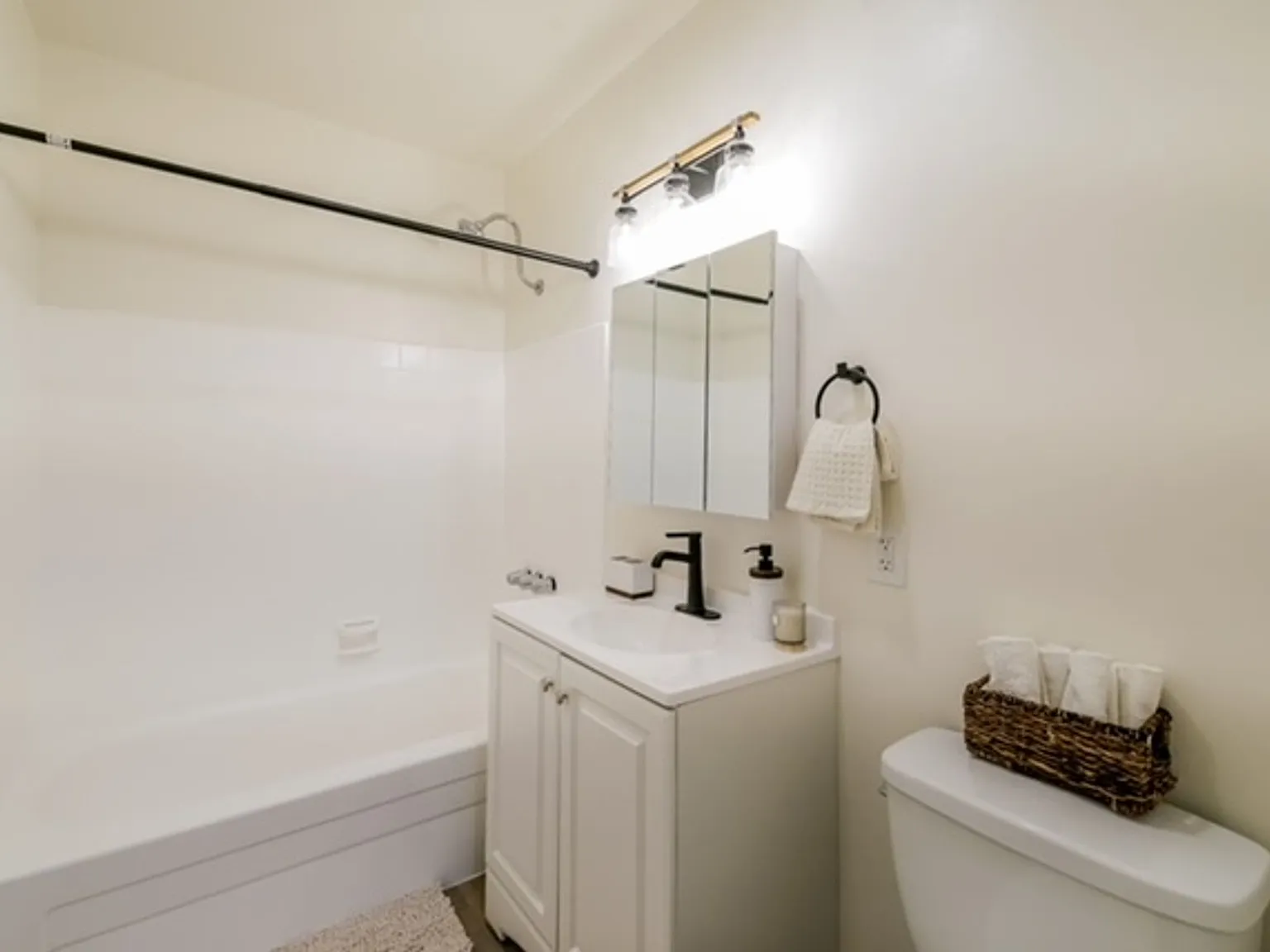 JRB Property Management - Home at Willow Apartments — Photo 4