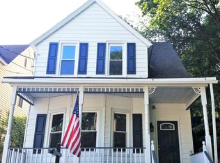 17 Grotto Ct, Watervliet, NY 12189