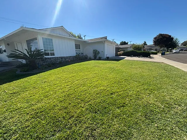 3 bed, 1425 sqft, $5,500 — Photo 1