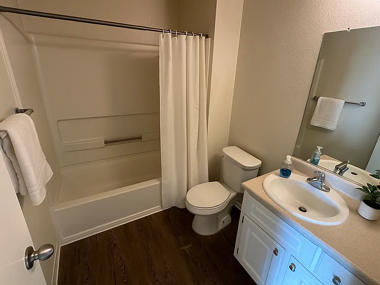 Emerald Pointe — Photo 36