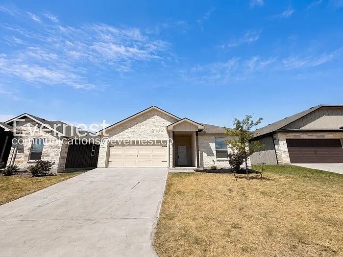 4 bed, 3.0 bath, 2012 sqft, $2,095 — Photo 2