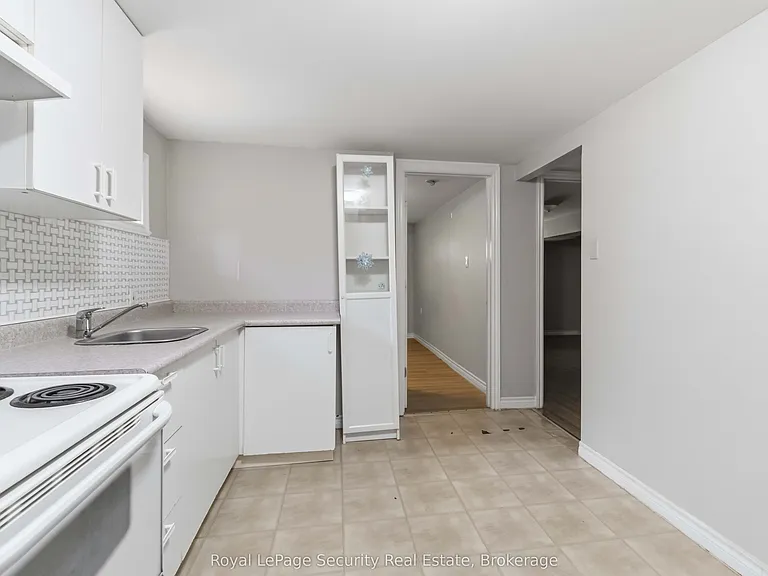 3372 Fellmore Dr #BASEMENT — Photo 17