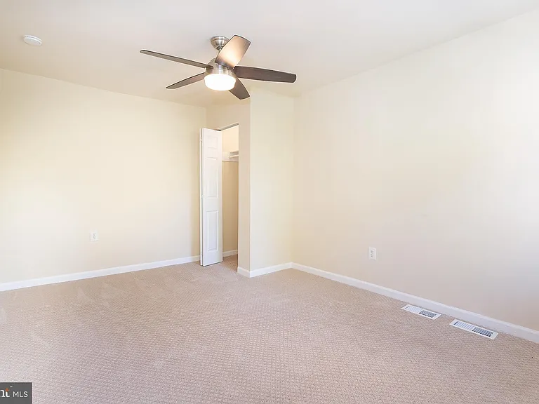 5321 Gay St NE — Photo 9