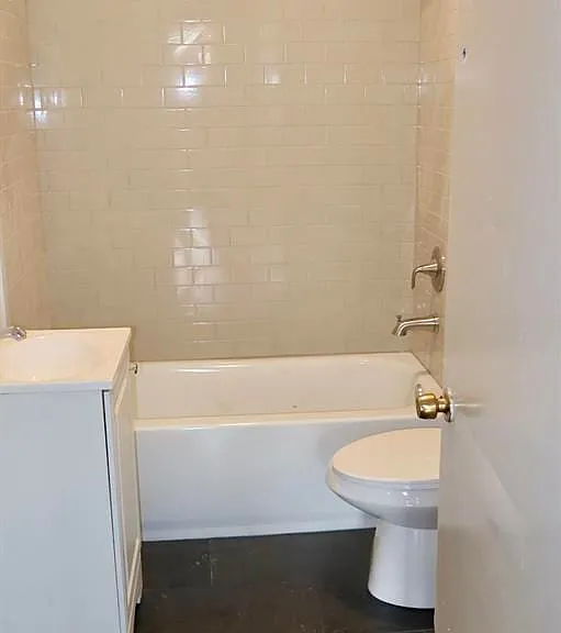 516 78th St N — Photo 3