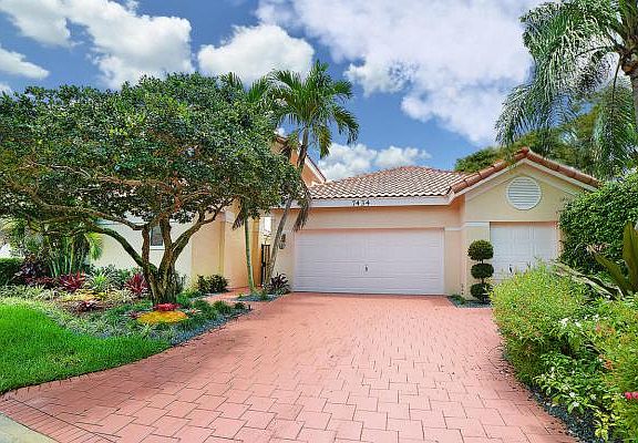 Home For Sale In Boca Grove