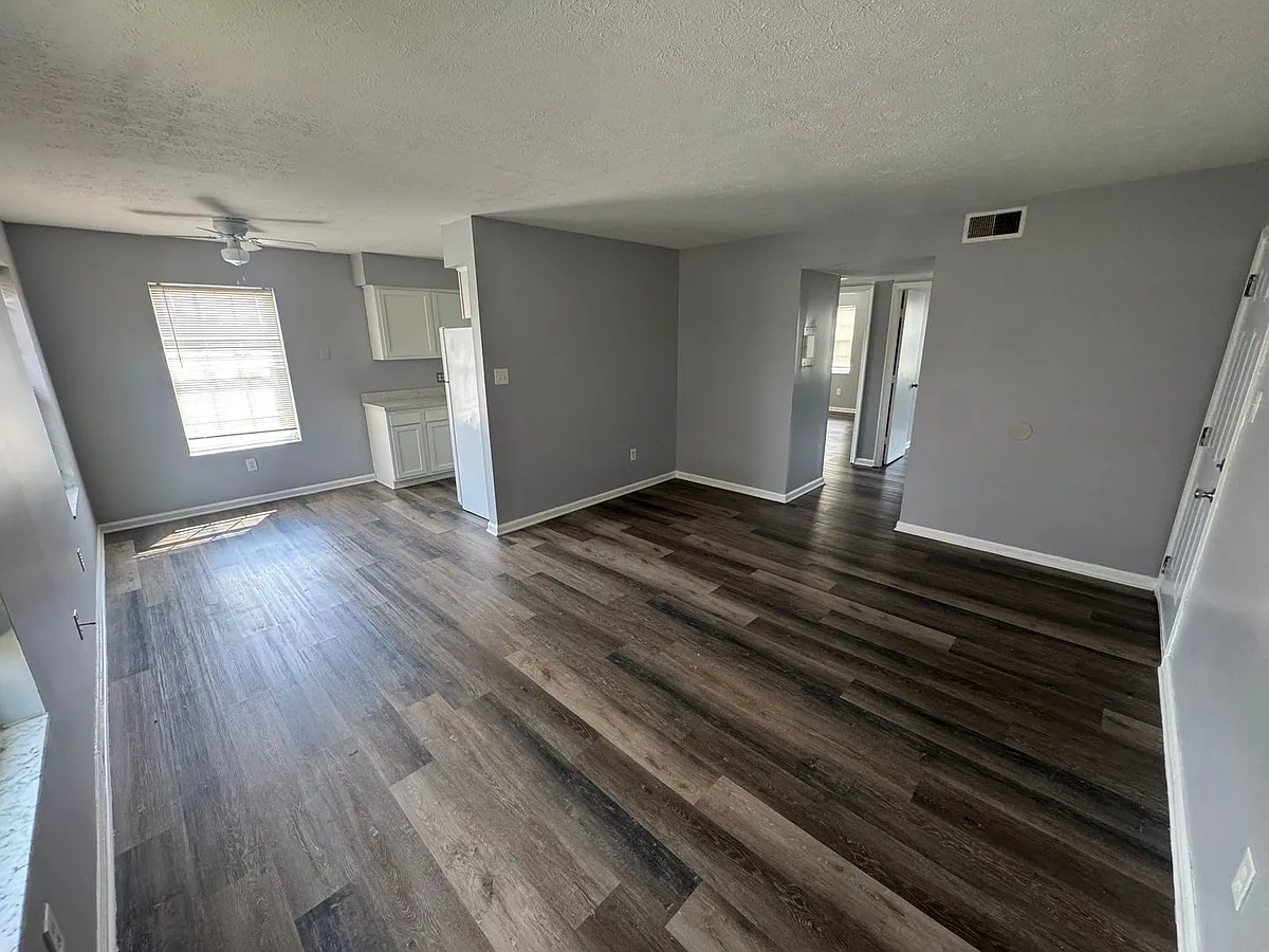 Building Photo - 4401 Landside Dr