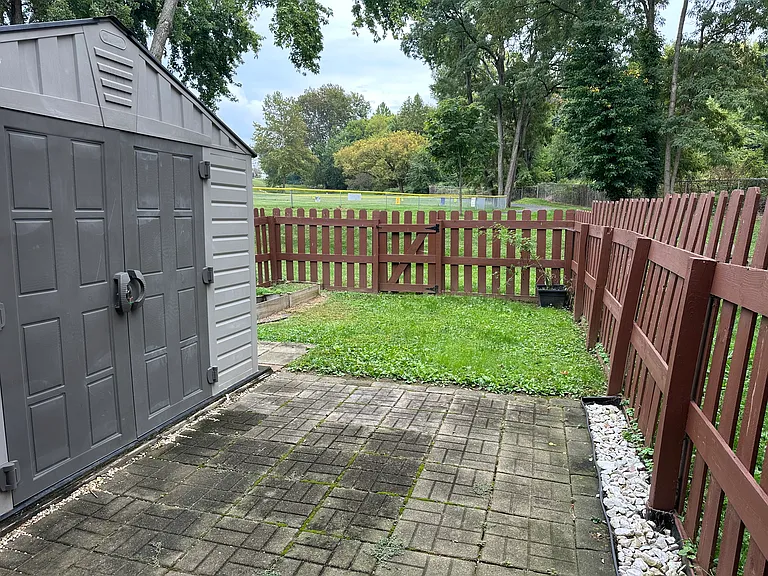 145 Sutcliffe Ln — Photo 7