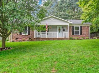 4225 Cavalier Dr, Winston Salem, NC 27104