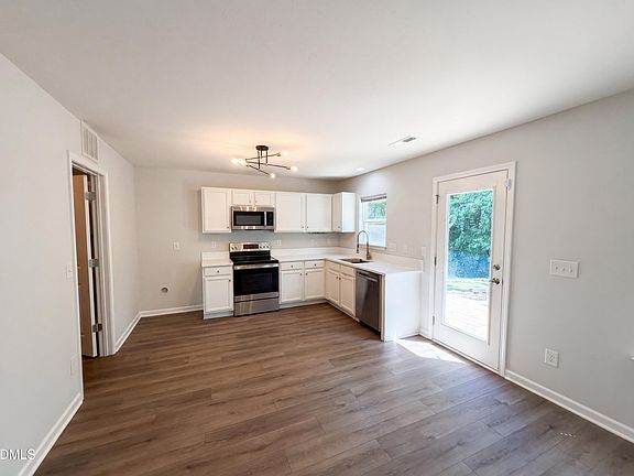 2nd image of 4716 Queen Pierrette St