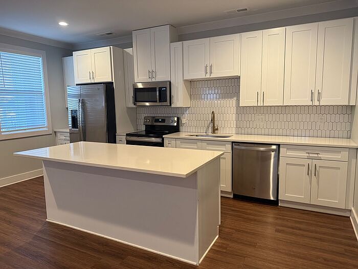 1st image of 805 Bradford Ave #301
