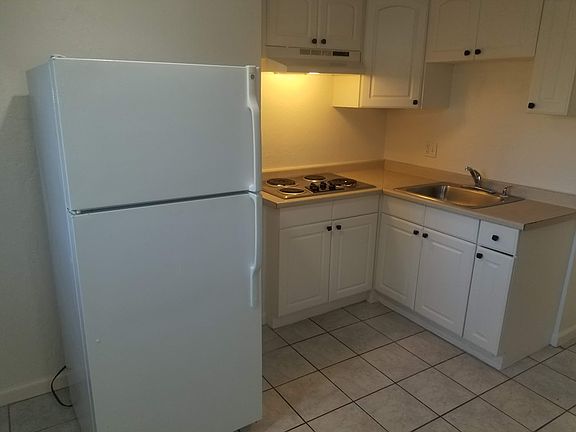 3rd image of 1508 Montana Ave #1508