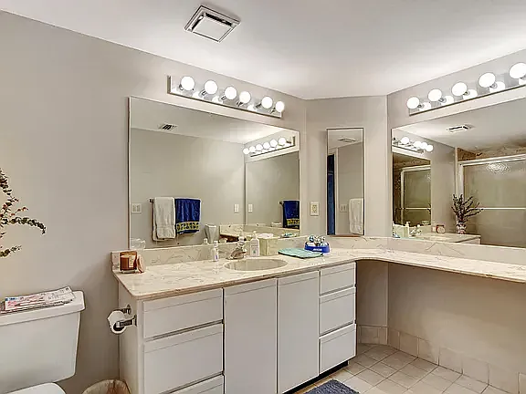 Building Photo - 9903 Boca Gardens Trl #A
