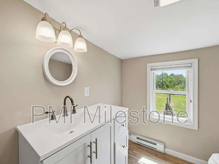 116 S High St — Photo 17