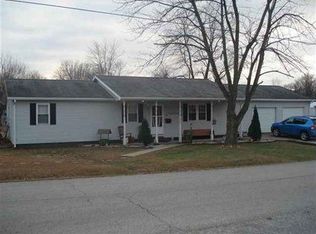 1015 Gillespie St, Bridgeport, IL 62417