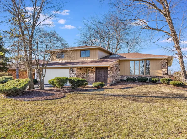 3496 Huntley Ter, Crete, IL 60417