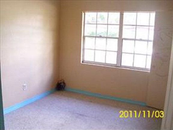 3rd image of 121 Green Dr