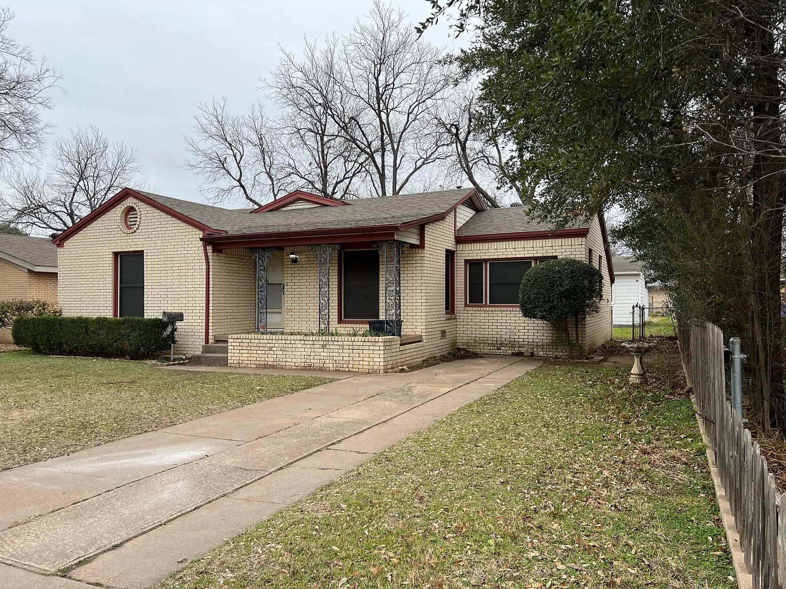 3 bed, 2.0 bath, 1736 sqft, $1,950 — Photo 2