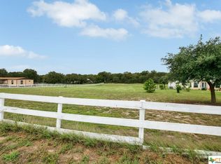 214 Bluebonnet Rd, La Vernia, TX 78121